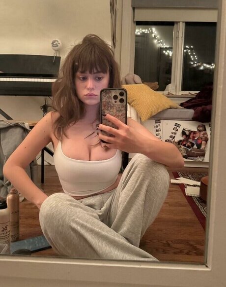 Ella Ballentine model sexy pics