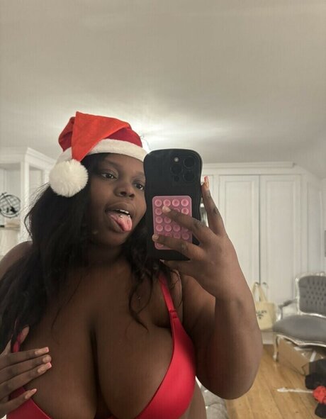 Tara Daley model pretty img