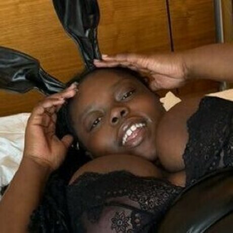 Tara Daley star erotic pic