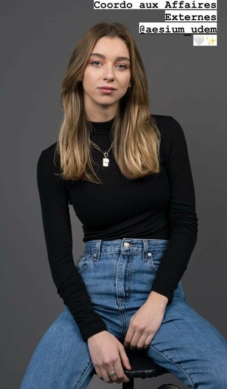 girl onlyfans beautiful naked img