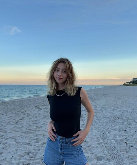 Nursevirg pretty actress picture