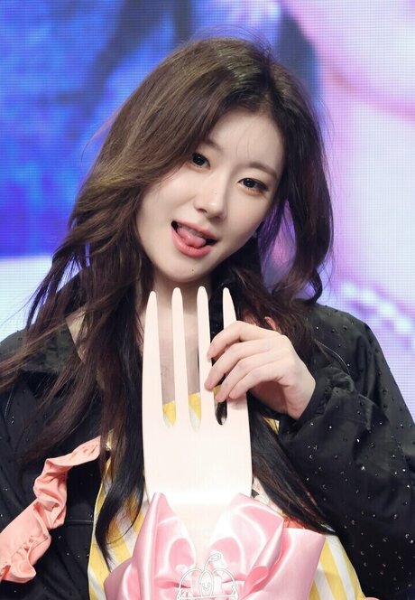 Chaeryeong star erotic pictures