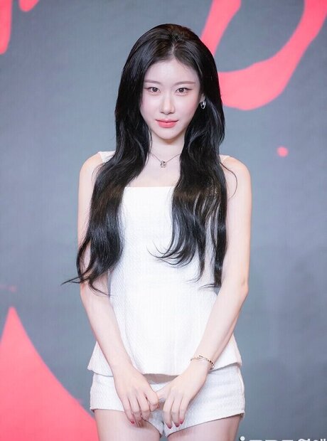 Chaeryeong beautiful star images