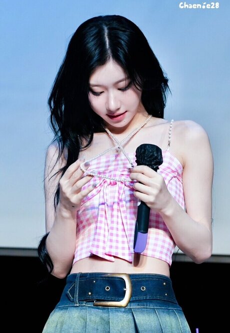 Chaeryeong xxx star img