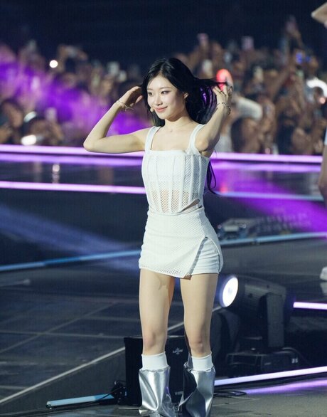 Chaeryeong hot star image