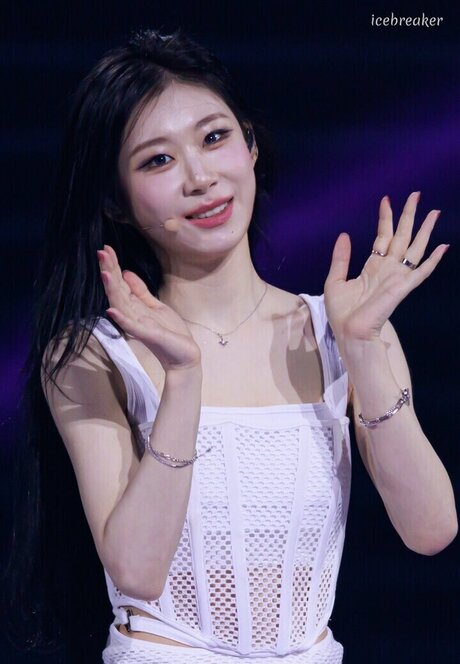 Chaeryeong model perfect image