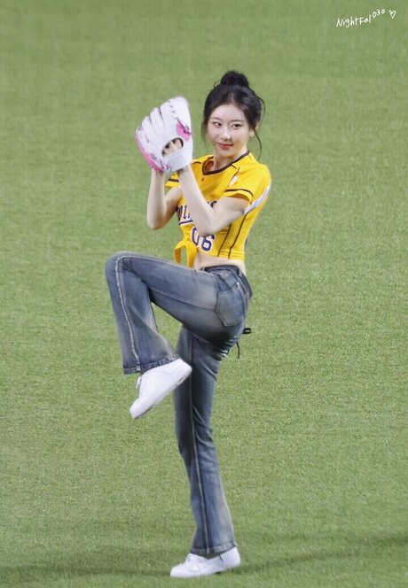 Chaeryeong porn actress pic