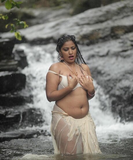 Anjali Gaud adult model galleries