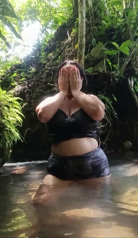 40 onlyfans beautiful image