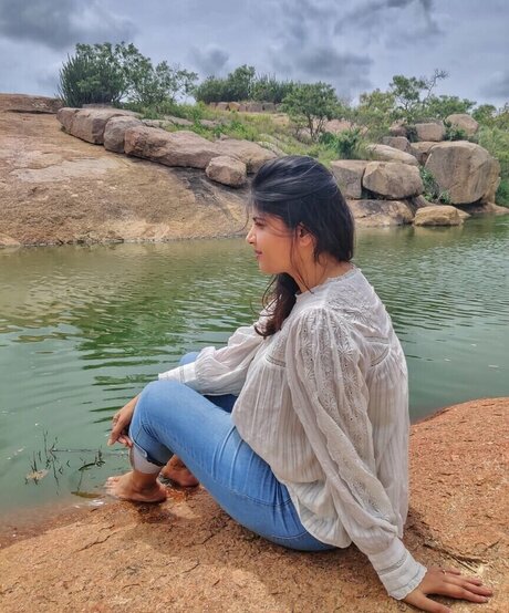 Tulika Snehil model hd img