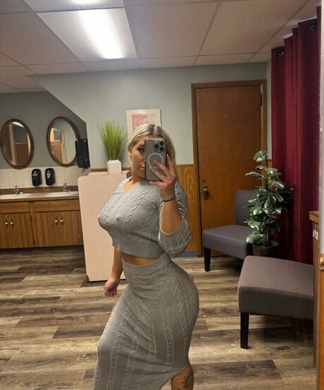 Ivy Malibu model best image