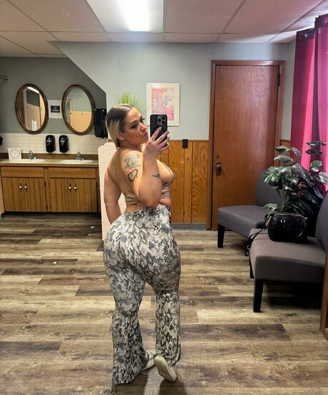 Ivy Malibu sex model archive