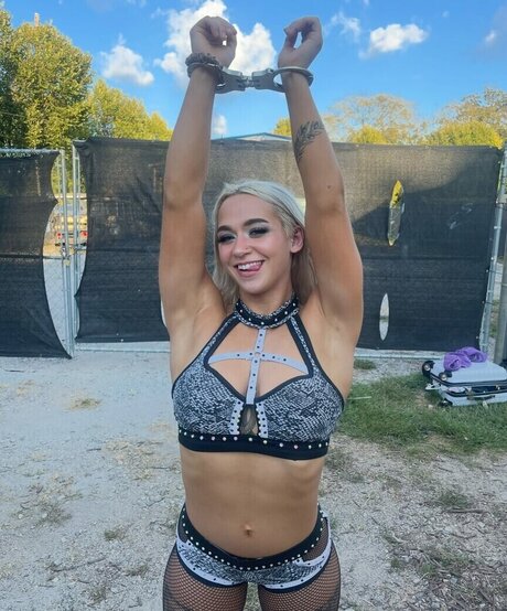 Ivy Malibu model hot image