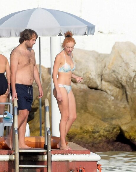 tanned onlyfans pretty pics