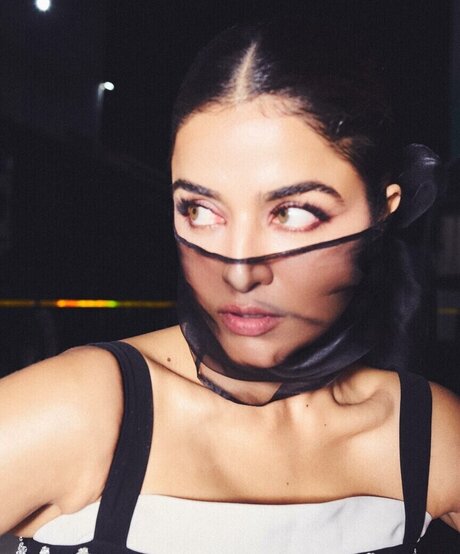 Wamiqa Gabbi pornstar nice photos