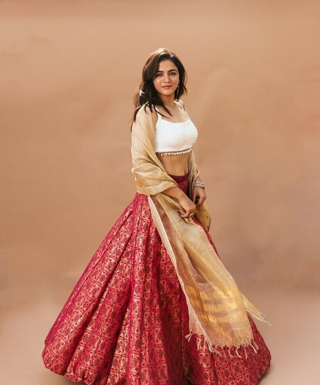 Wamiqa Gabbi star erotic images