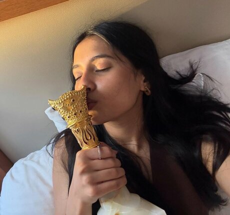 Divya Deshmukh sexy pornstar images