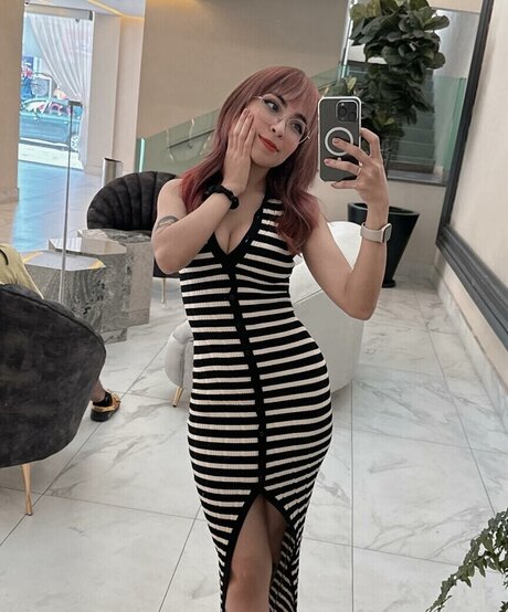 Nanatyx model hot pic