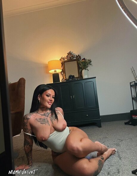 Niamh Velvet Profile