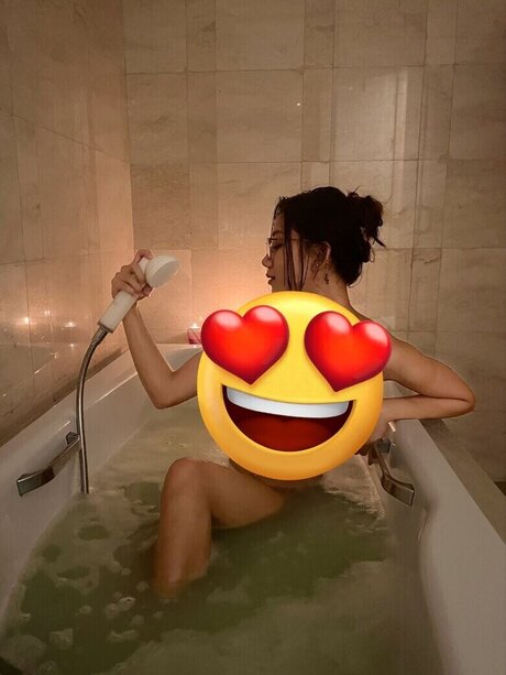 Shinta Khyuliang adult model gallery