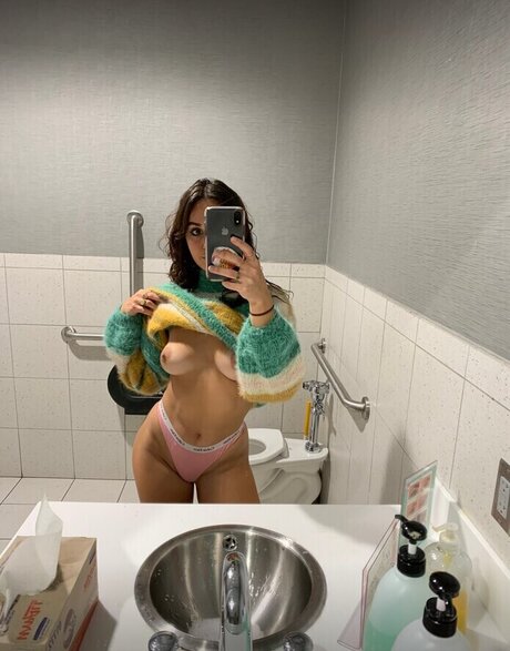 Leyla Ingalls hot model images