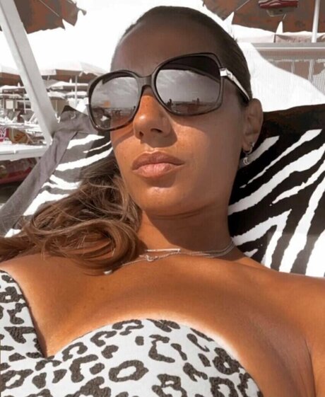 Luxuryslut pretty model pics