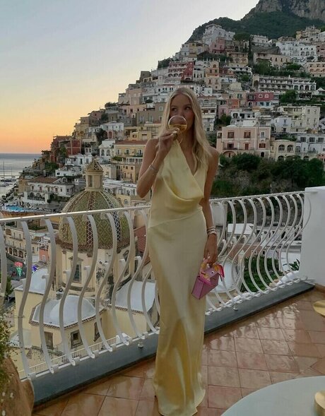 cute onlyfans top photo