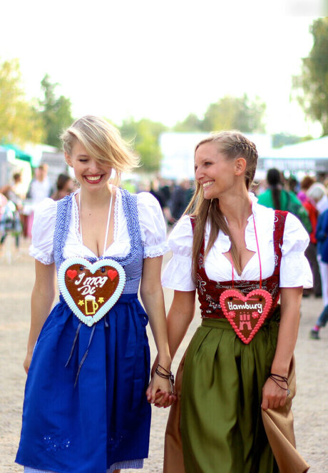 Leonie Hanne porn model photo