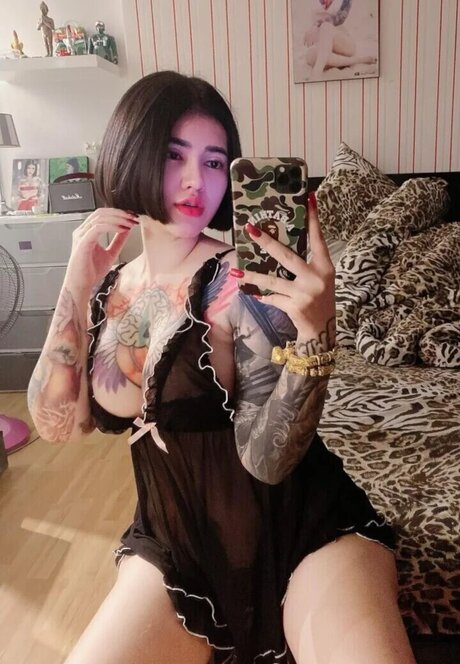 shemale handjob onlyfans free sexy pic