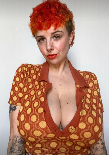 Lola milk erotic model gallery