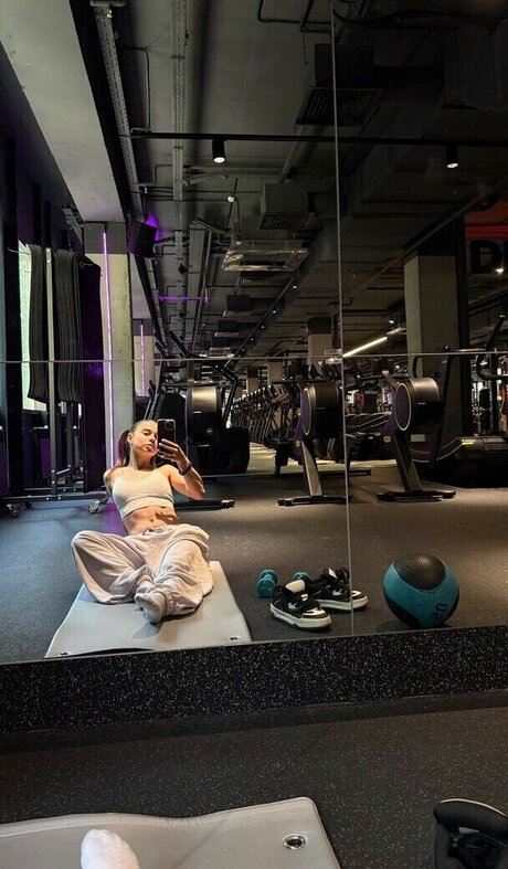 Leytink nude actress gallery