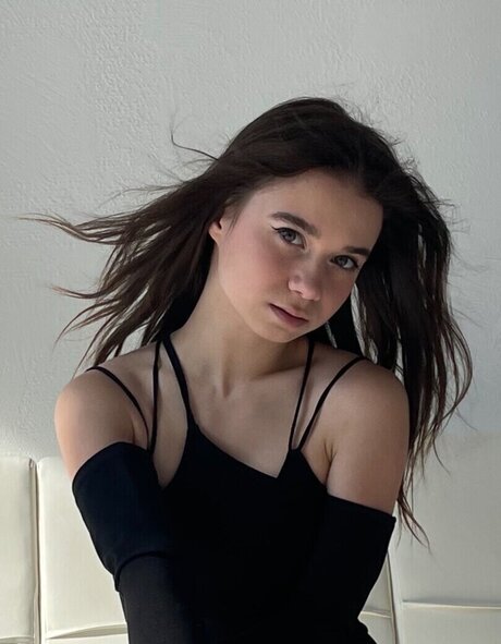 Leytink adult star image