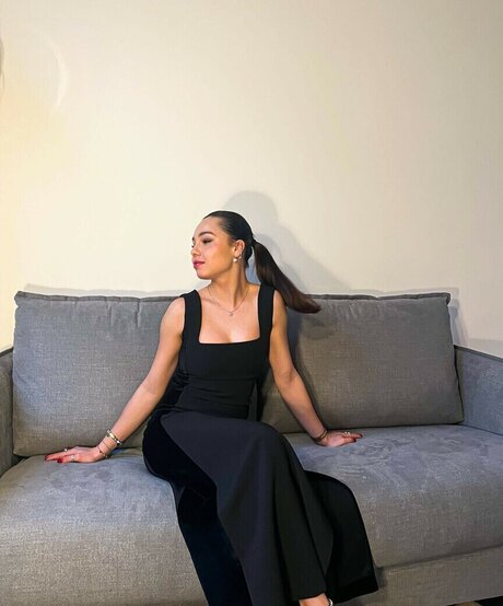 lesbian fingering onlyfans hd images