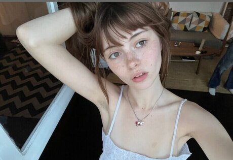 Sephira Lily Street Profile