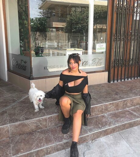 Nakishka nude pornstar pics