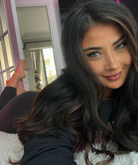 Selenalenaxo adult star photos