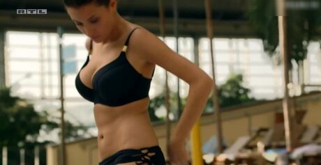 Nadine Menz perfect actress photo