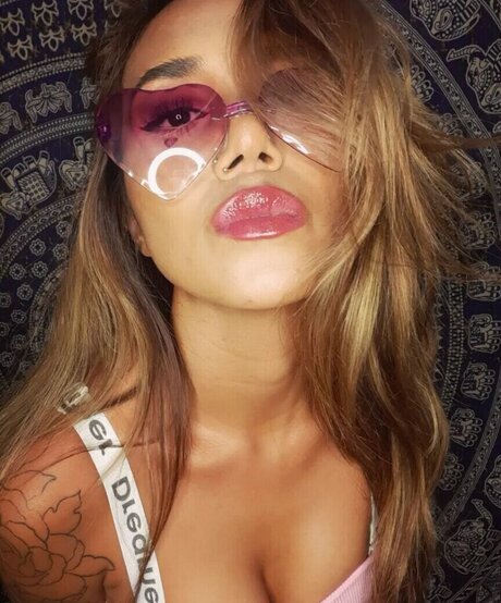 Saturnna Moon top star archive