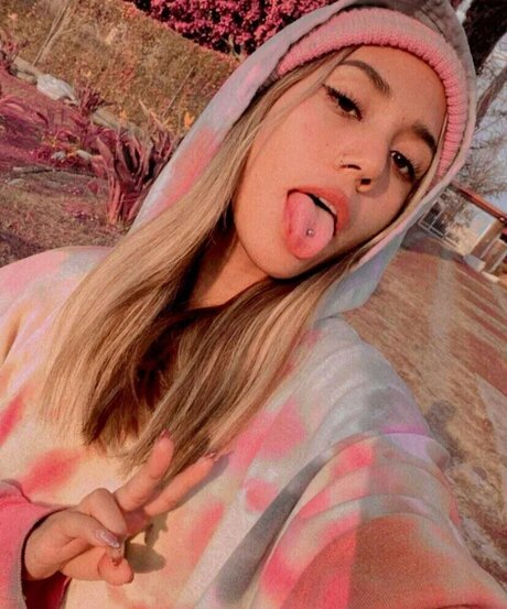 Saturnna Moon exclusive star pictures