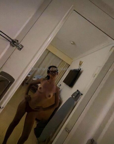 dailylunaxx exclusive pornstar picture