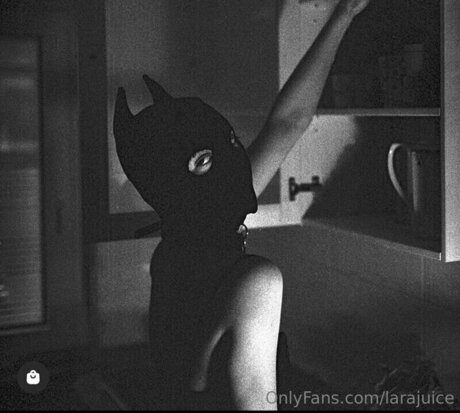 Lara Juice sex pornstar photos