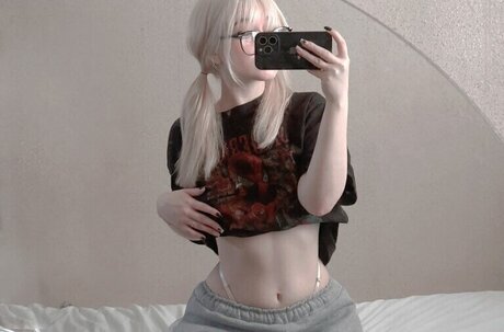 su ga r ik nude actress img