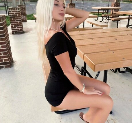 autuyy19 adult actress gallery