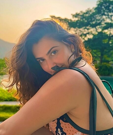 Shivaleeka Oberoi pornstar hot pics