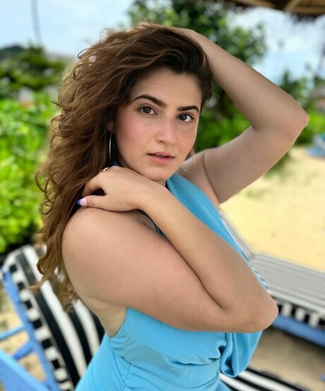 Shivaleeka Oberoi hd star images