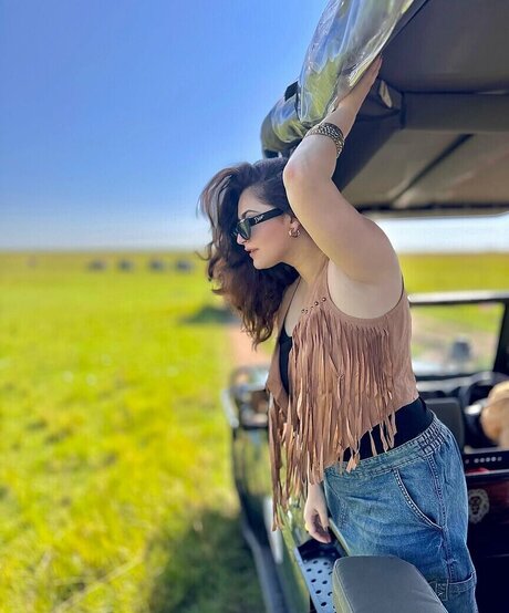 Shivaleeka Oberoi model photos