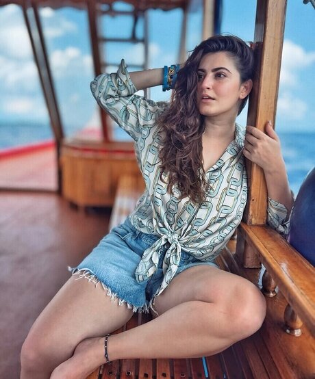 Shivaleeka Oberoi star pornographic galleries