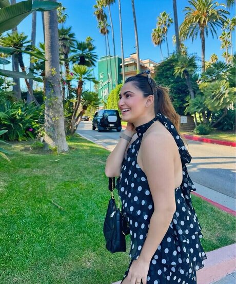 Shivaleeka Oberoi nude star pics