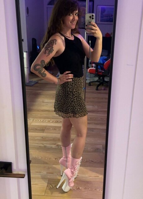 Tunnelsnakesfool art model pictures