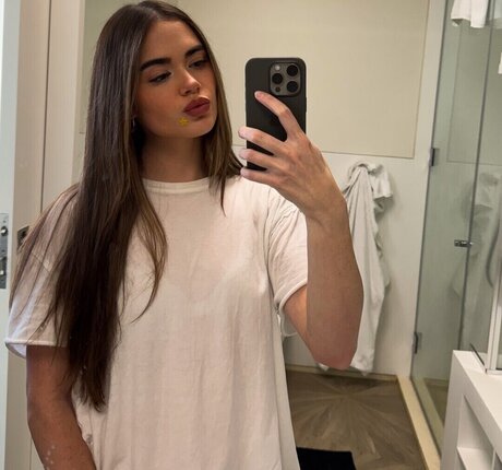 huge tits milf onlyfans pornographic photos